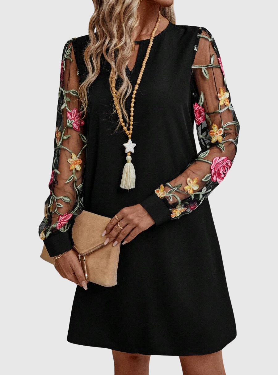 Jolanda | Elegant dress with striking sleeves