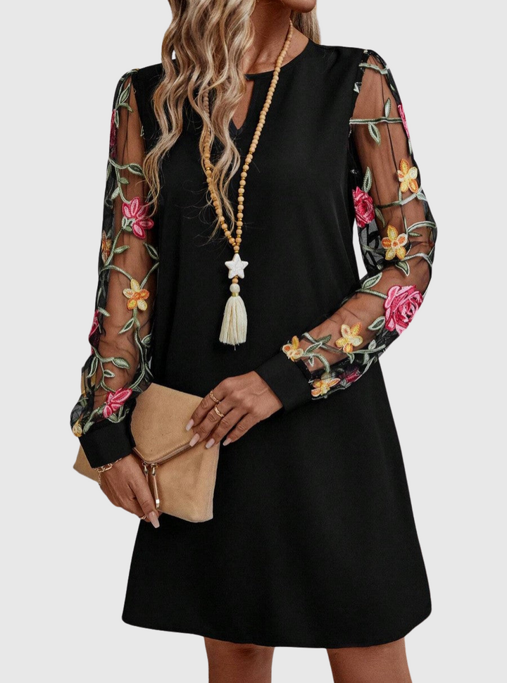 Jolanda | Elegant dress with striking sleeves