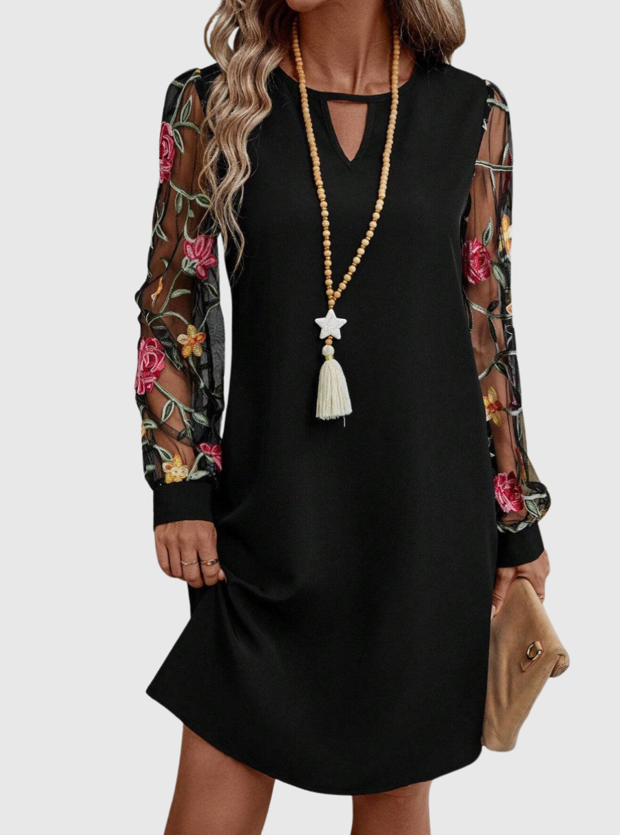 Jolanda | Elegant dress with striking sleeves