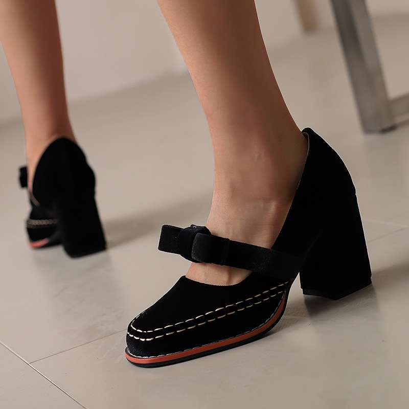 Alyssia | Velvet Loafers