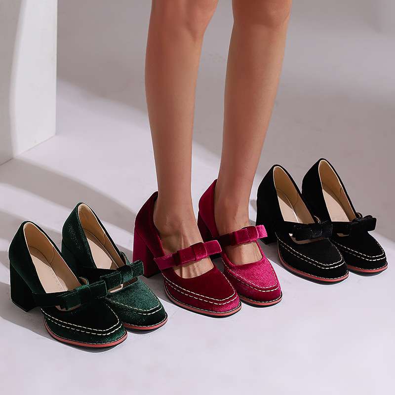 Alyssia | Velvet Loafers
